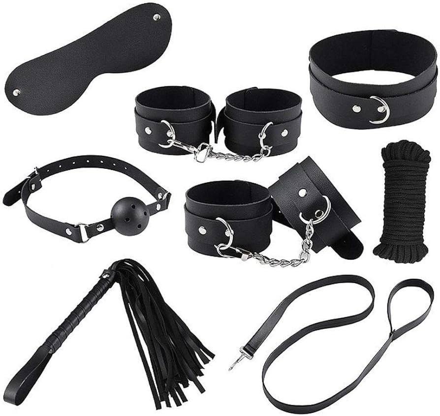 Kit com Algema, Tornozeleira com Corrente, Venda e Chicote, Mordaça de Bola, Coleira com Estirante e Guias