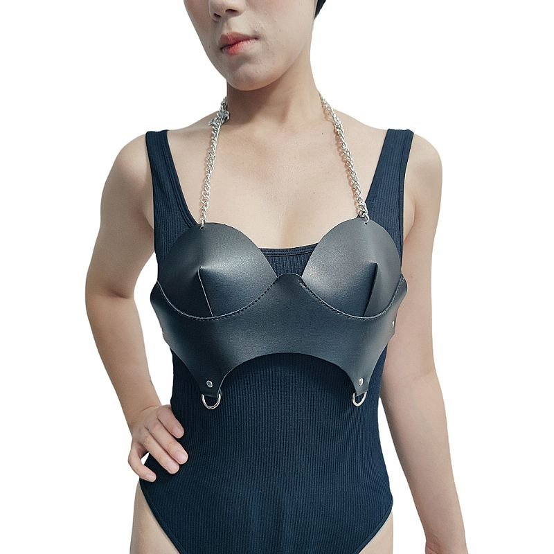 Harness - Top em Couro e Correntes