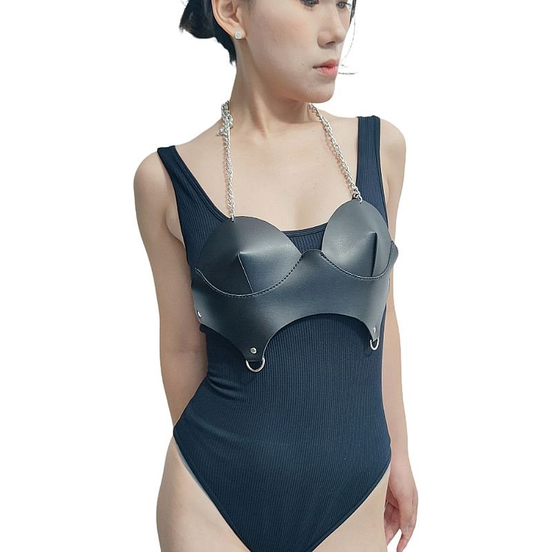Harness - Top em Couro e Correntes